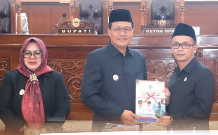 Bupati Edison Serahkan LKPJ 2025, Sebanyak 295 Program dan 100,26 IKU jadi Bukti Kinerja