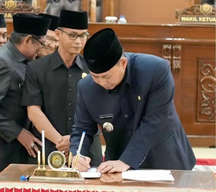 Raperda APBD Kabupaten Muara Enim Tahun 2025 Disepakati Sebesar Rp3,6 Triliun