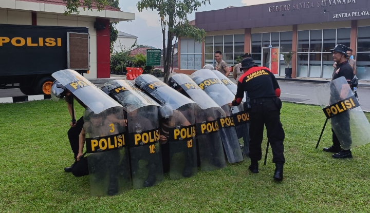 Tingkatkan Kemampuan dan Kesiapan Menghadapi Situasi Kontijensi Anggota Satuan Samapta Polres Muara Enim