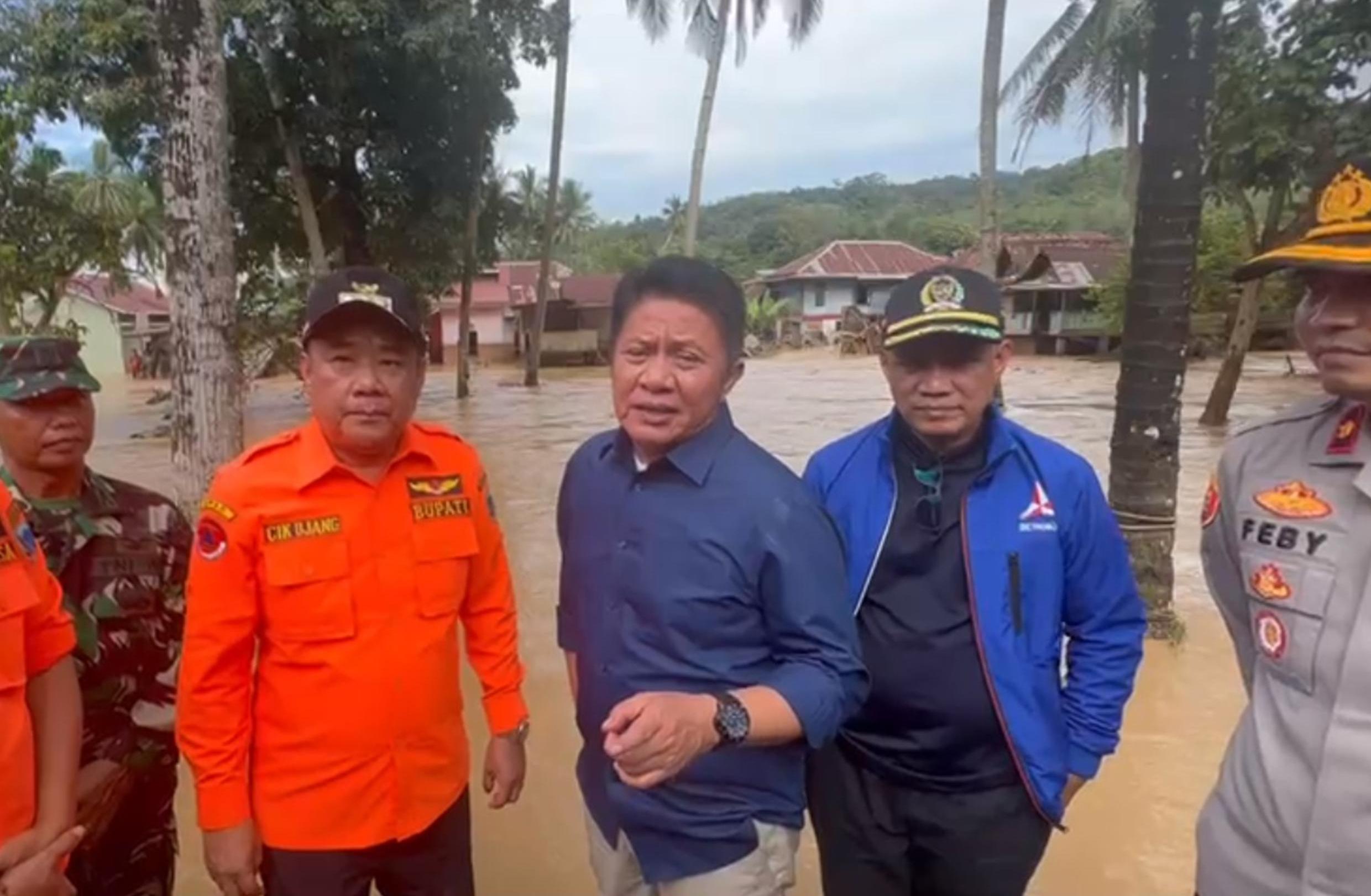 Tinjau Lokasi Banjir Bandang di Lahat, Gubernur Sumatera Selatan Sampaikan Hal Ini