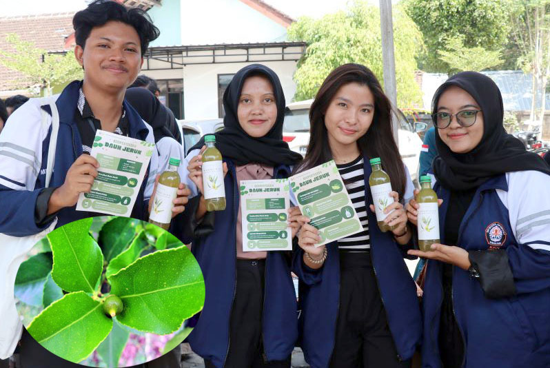 Unik dan Kreatif! Mahasiswa KKN Undip Ciptakan Biopestisida dari Daun Jeruk Nipis untuk Atasi Serangga