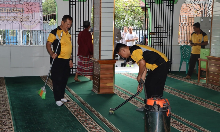 Sambut Ramadan, Polres Muara Enim dan Jajaran Gelar Bakti Sosial 'Bakso Polri Presisi'