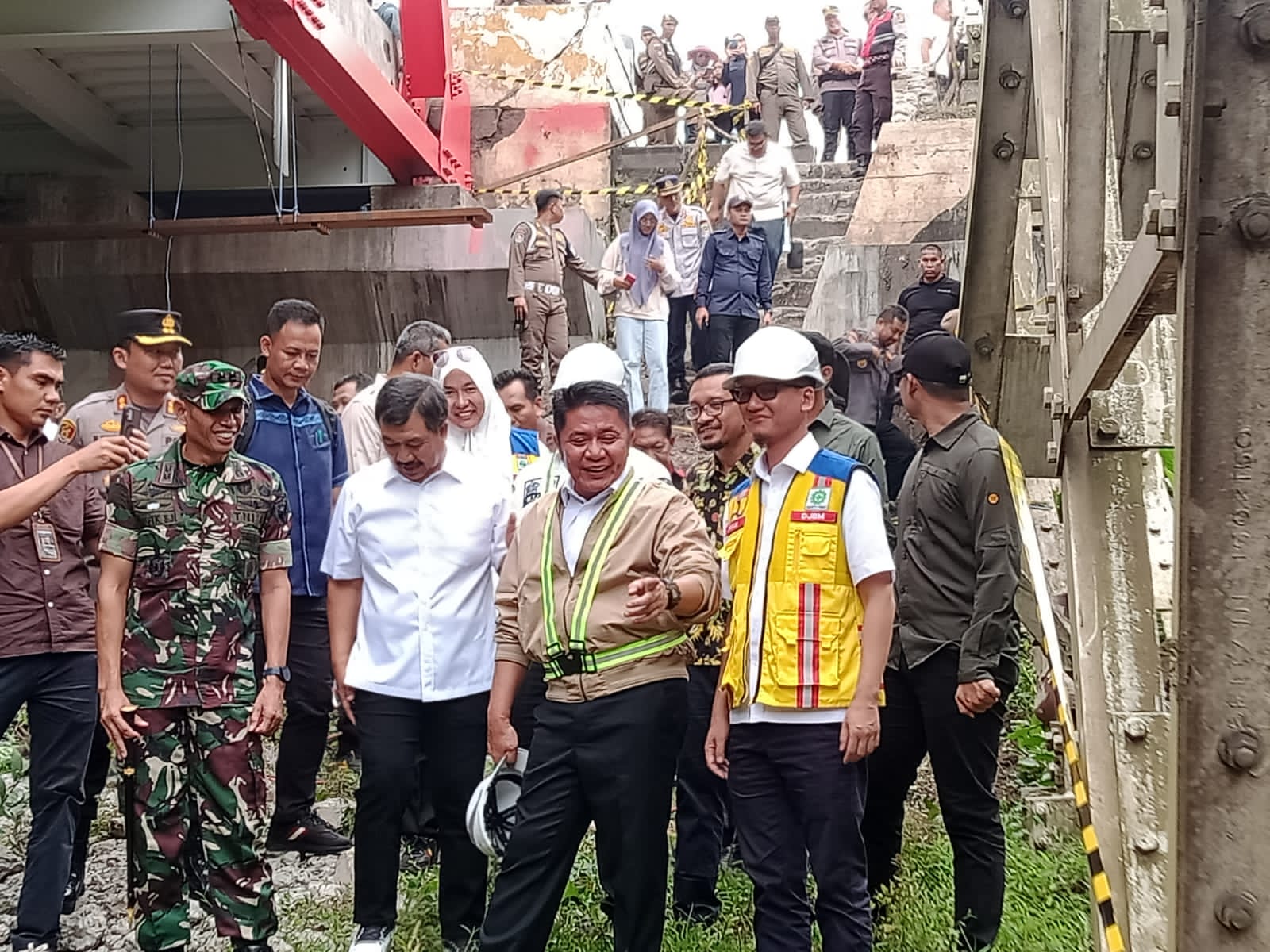 Asosiasi Pertambangan Bangun Kembali Jembatan Muara Lawai-B