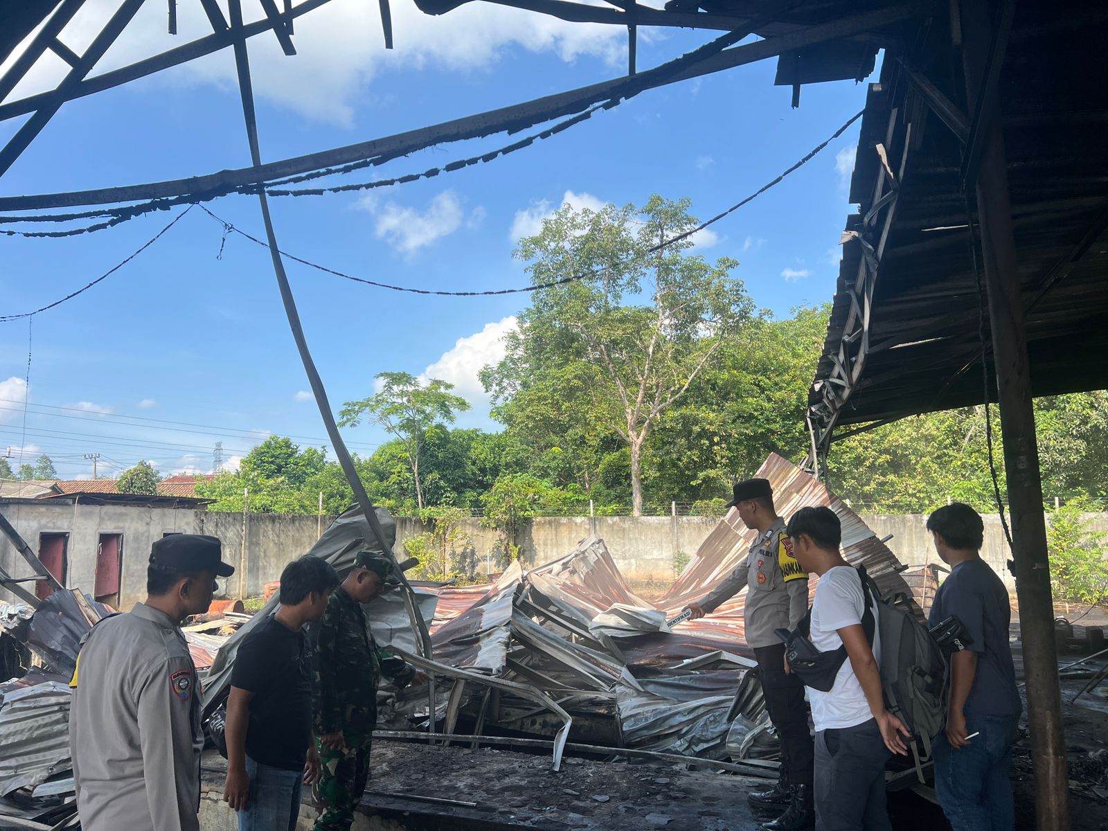 Kebakaran Gudang di Muara Enim Berasal dari Percikan Api Mesin Pompa Saat Langsir BBM Ilegal