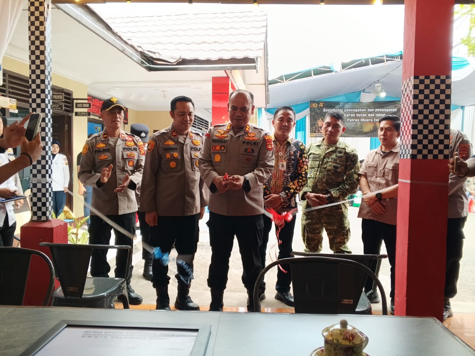 Atasi Problem Solving Humanis, Polsek Lawang Kidul Resmikan Tong Besi Cafe