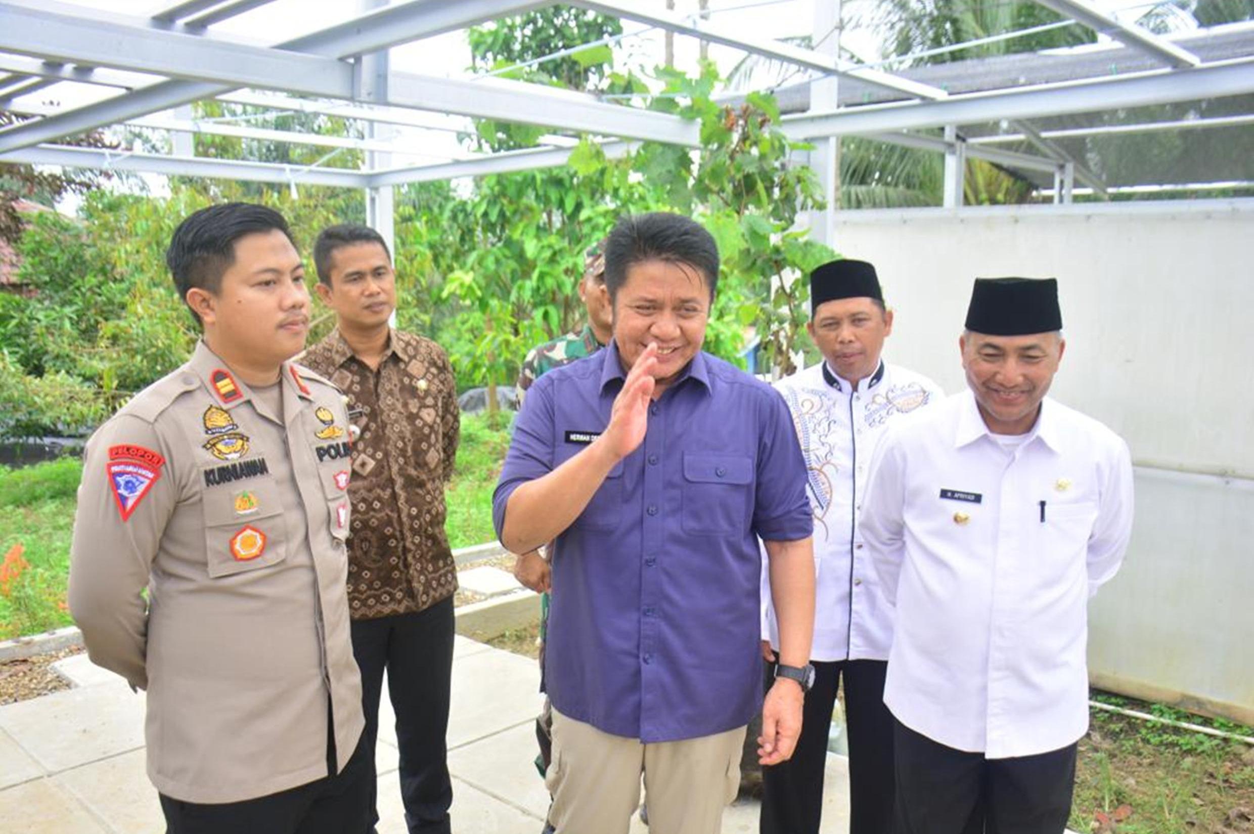 Gubernur Sumsel Tinjau Kebun GSMP Polsek Keluang, Ini yang Disampaikannya