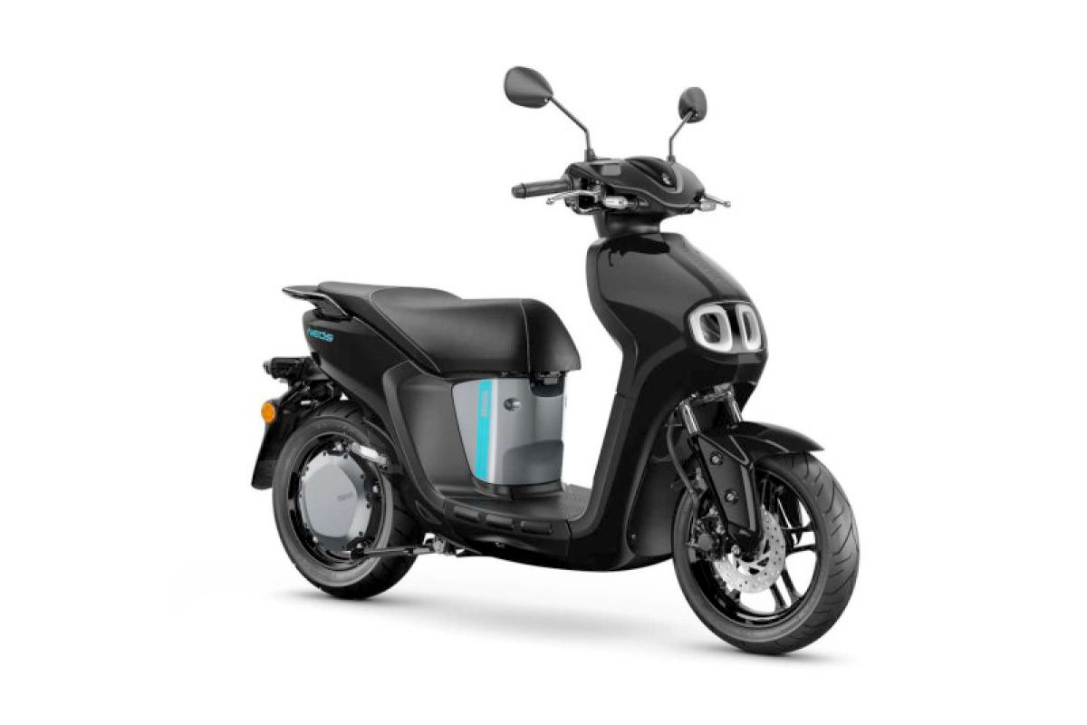 Tak Perlu Khawatir Kehabisan Baterai! Sepeda Motor Listrik Yamaha Neo Dilengkapi dengan Slot Baterai Tambahan