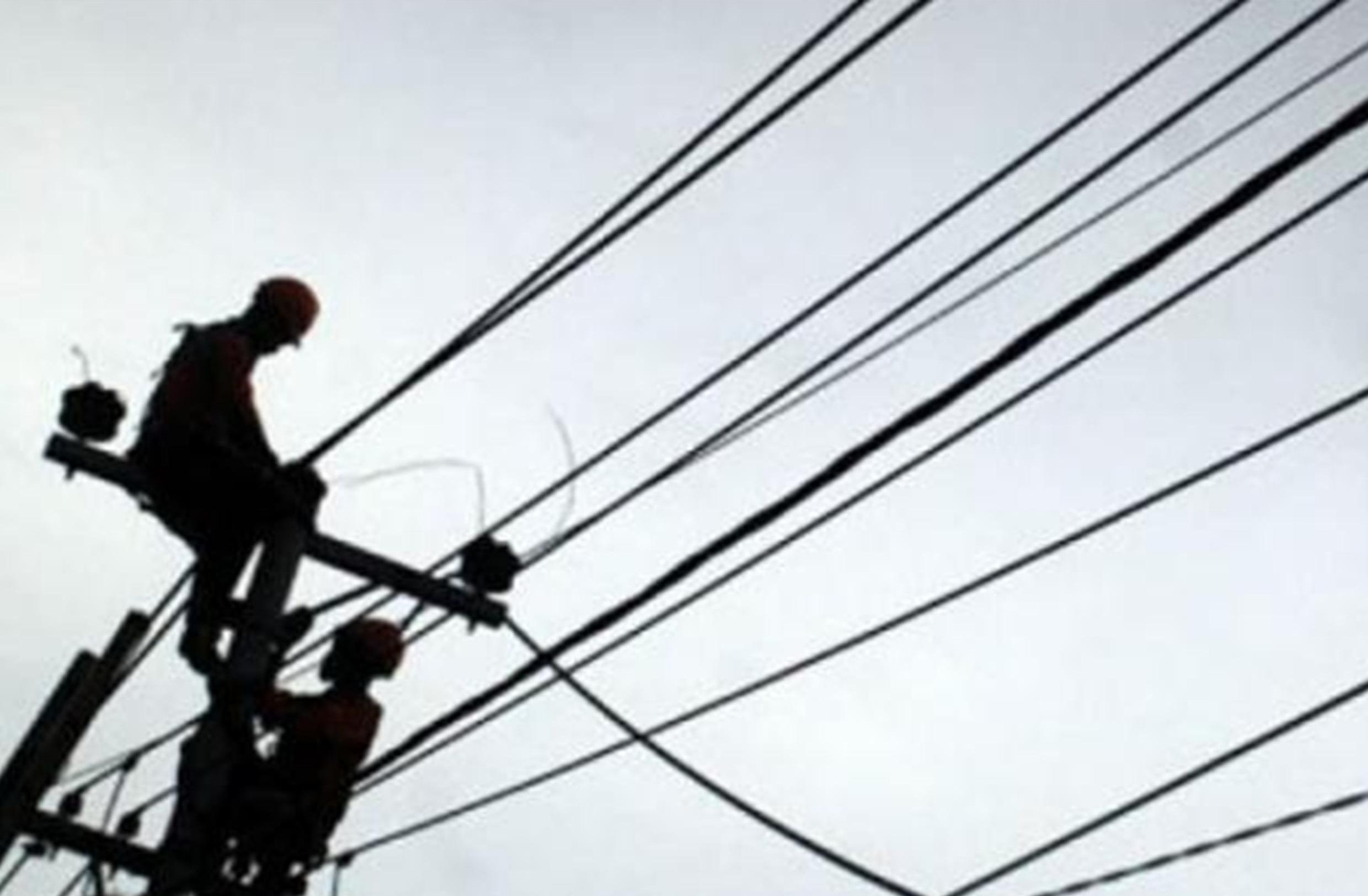 2 Pekerja Perbaikan Kabel PLN Tersengat Listrik