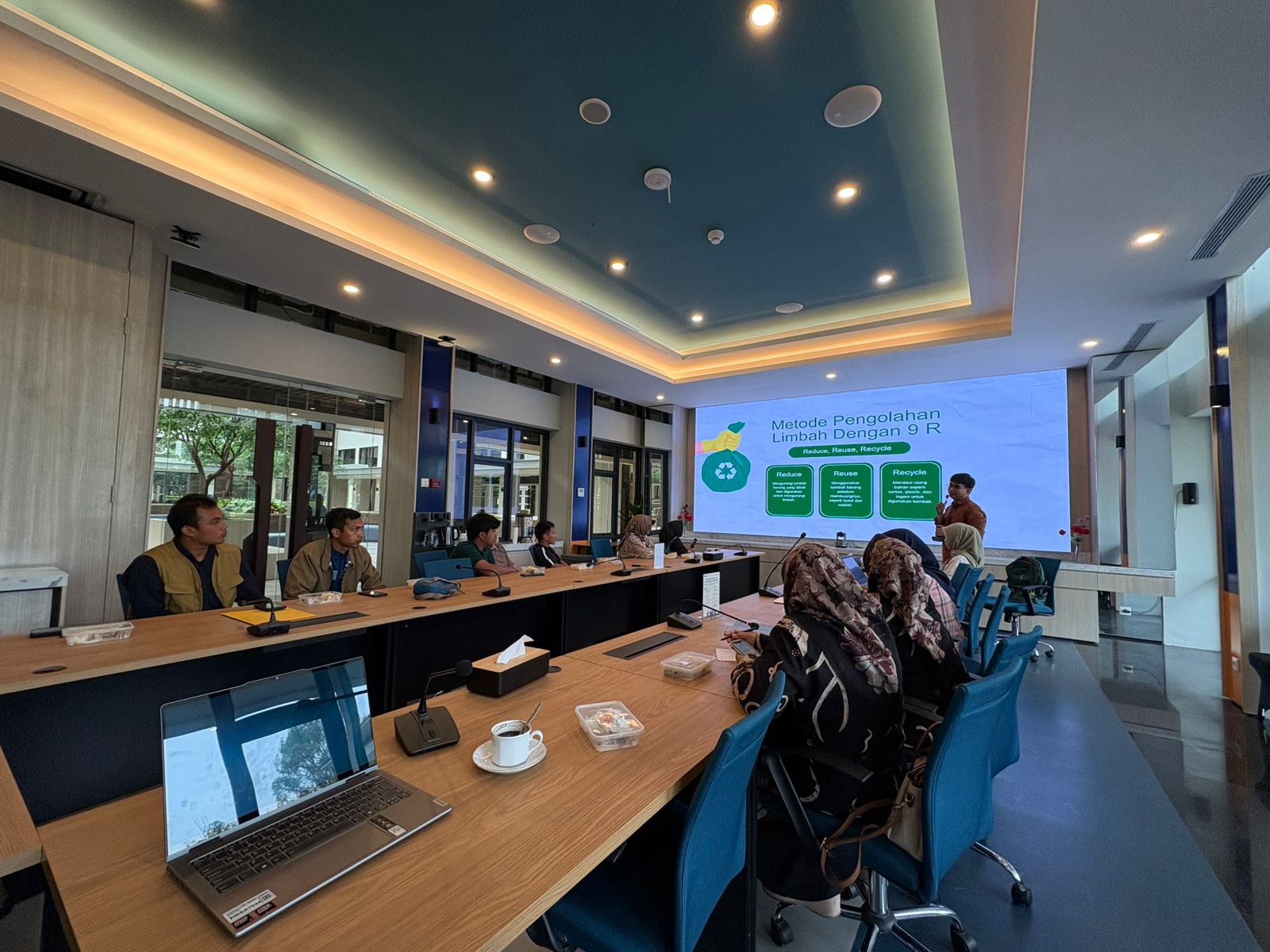 Dari Seresah Jadi Berkah, Langkah PTBA Wujudkan Ekonomi Sirkular di Desa Binaan