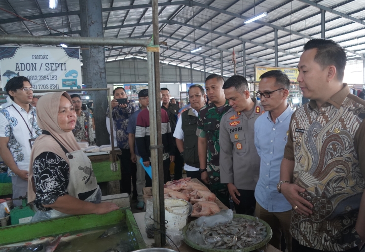 Jalankan Instruksi Mendagri, Pj Bupati Muara Enim Cek Kelangkaan Sembako Jelang Pilkada