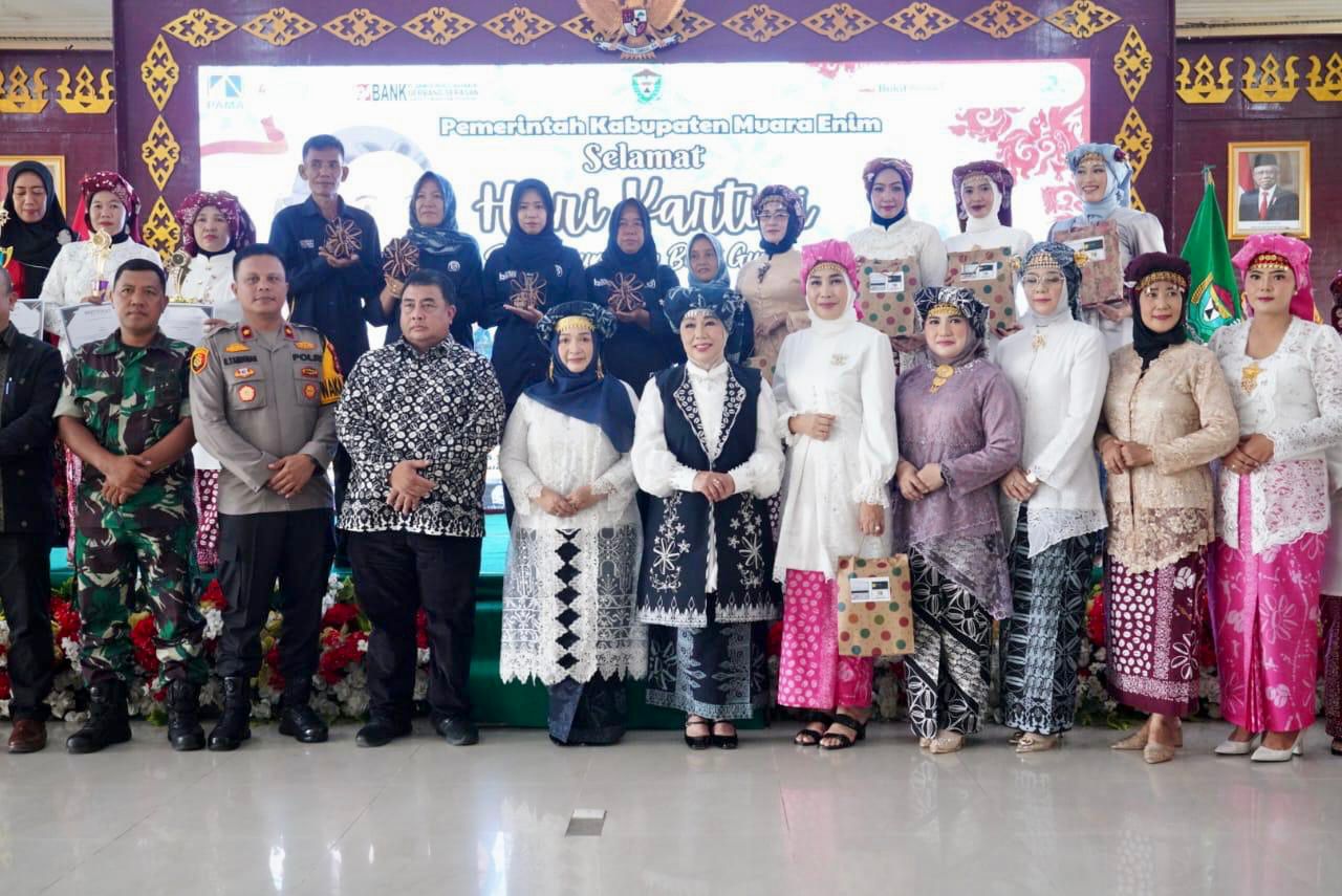 Peringatan Hari Kartini ke-145 Tingkat Kabupaten Muara Enim Tahun 2024 Berlangsung Meriah