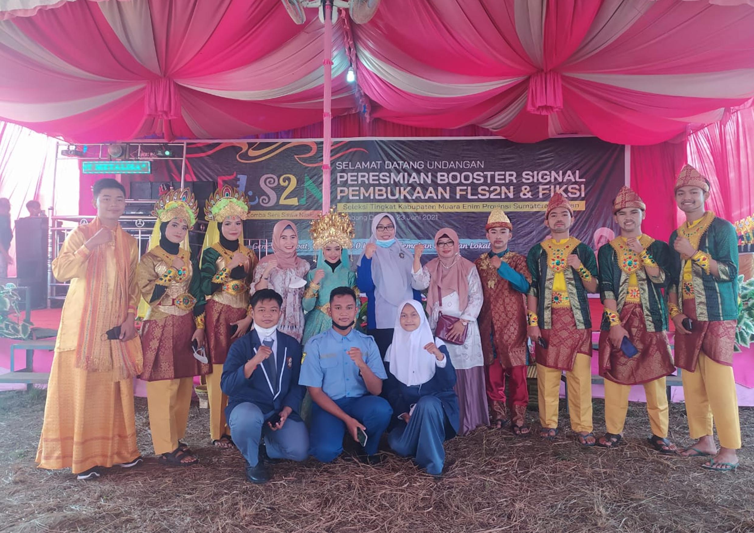SMK Bukit Asam Borong Piala FLS2N Tingkat Kabupaten