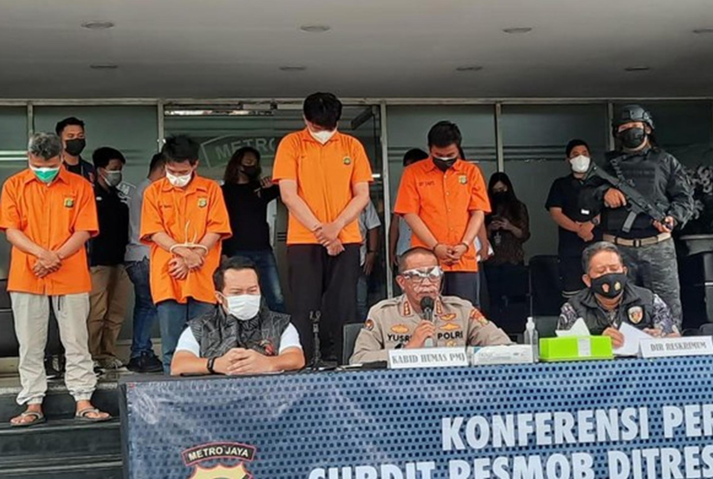 Polisi Tangkap Empat Pelaku Pemalsu Surat Hasil PCR dan Antigen