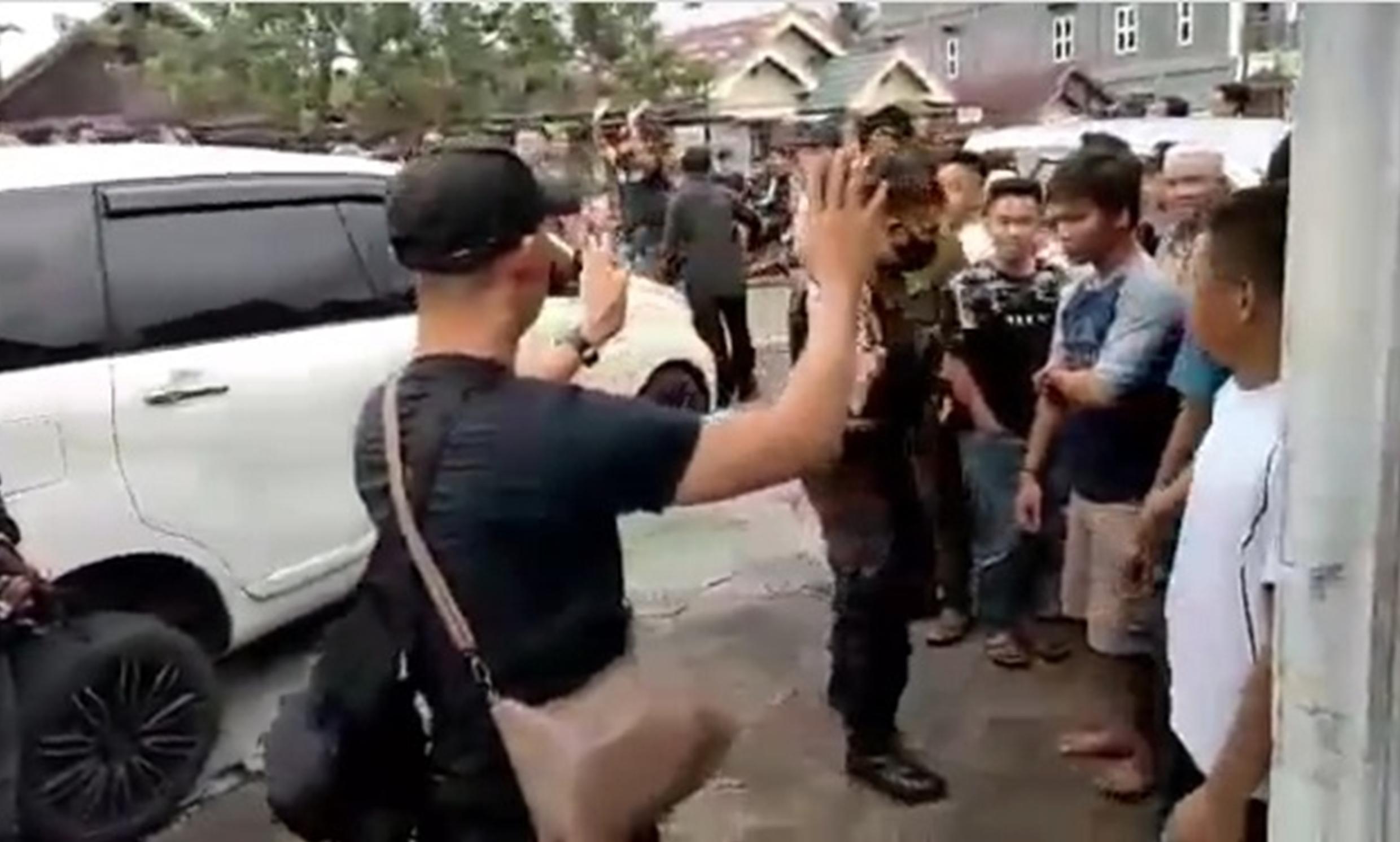 Tangkap Bandar Narkoba, Polisi Dilempari Batu