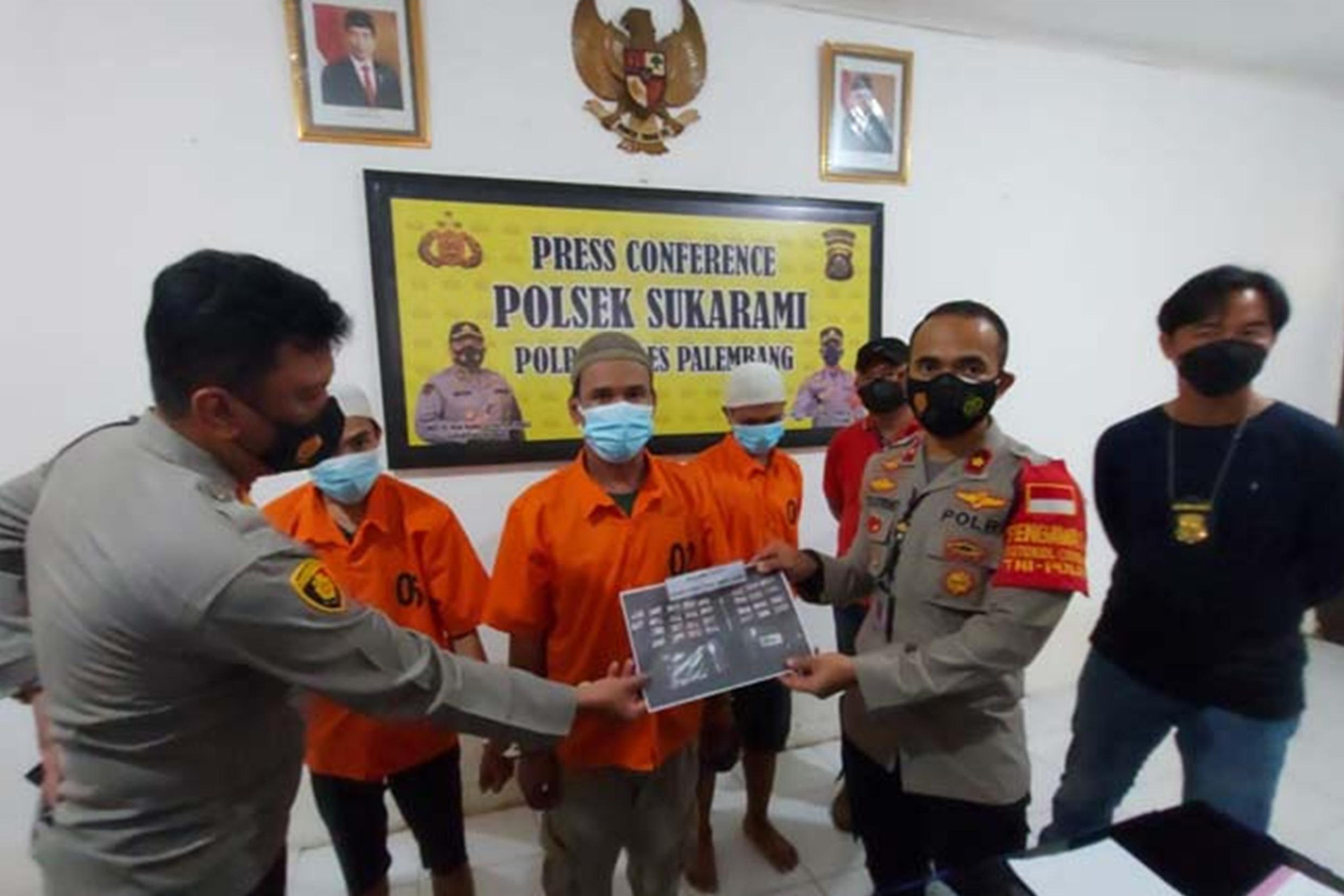 Usaha Pria Ini Untung Besar, Tapi Jangan Ditiru