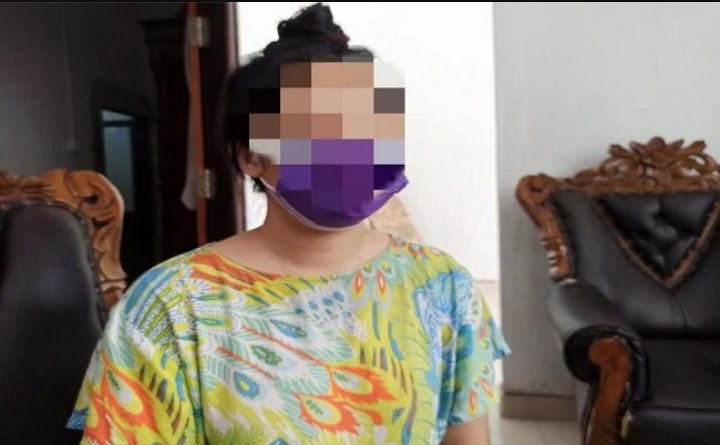 Mantan Pacar Mendadak Datang ke Rumah Mbak Cantik, Langsung Memeloroti Celana Dalam