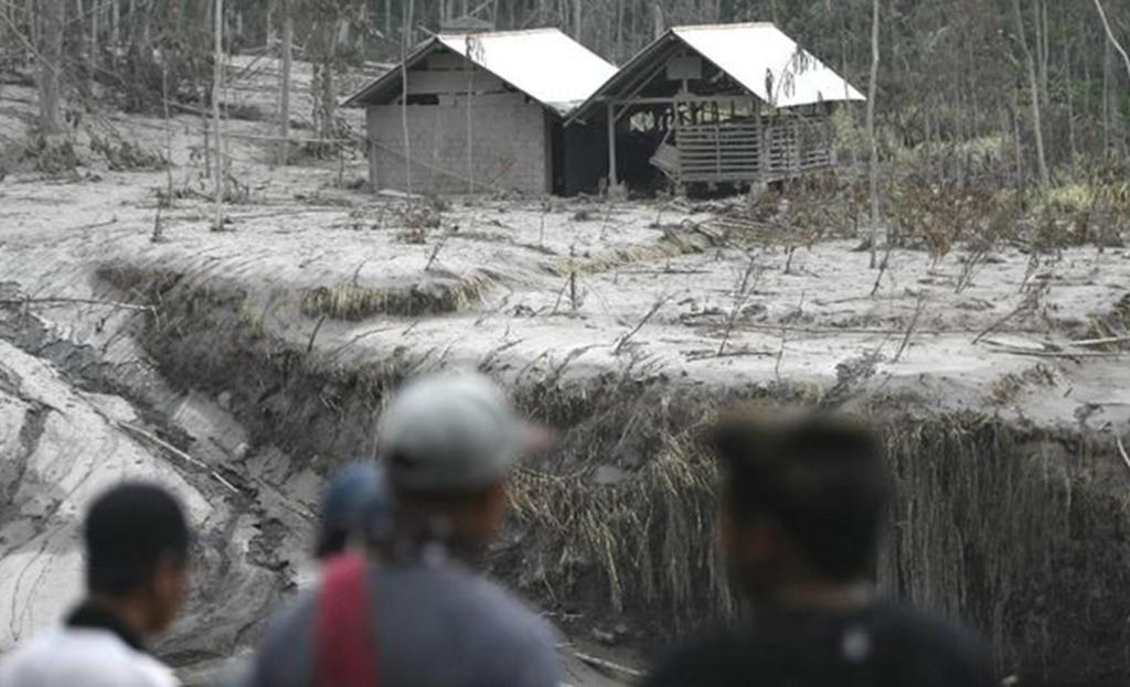 Erupsi Gunung Semeru, Satu Dusun Tertimbun Abu Vulkanis 2 Meter