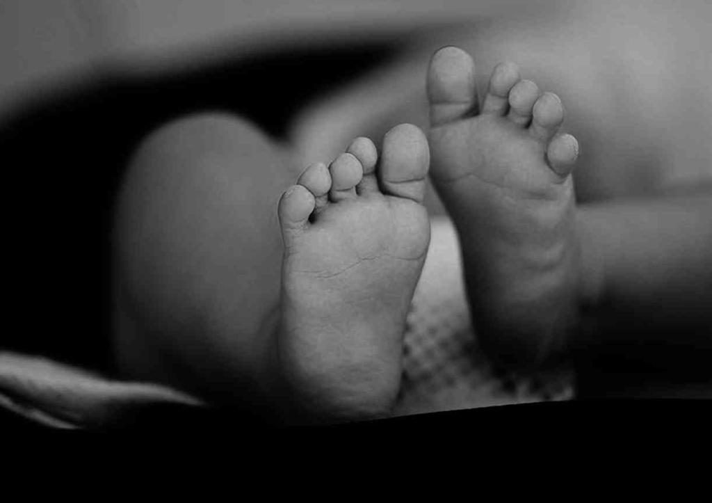 Sedih! Bayi Laki-laki Nangis Ditemukan Terbungkus Kantong Plastik