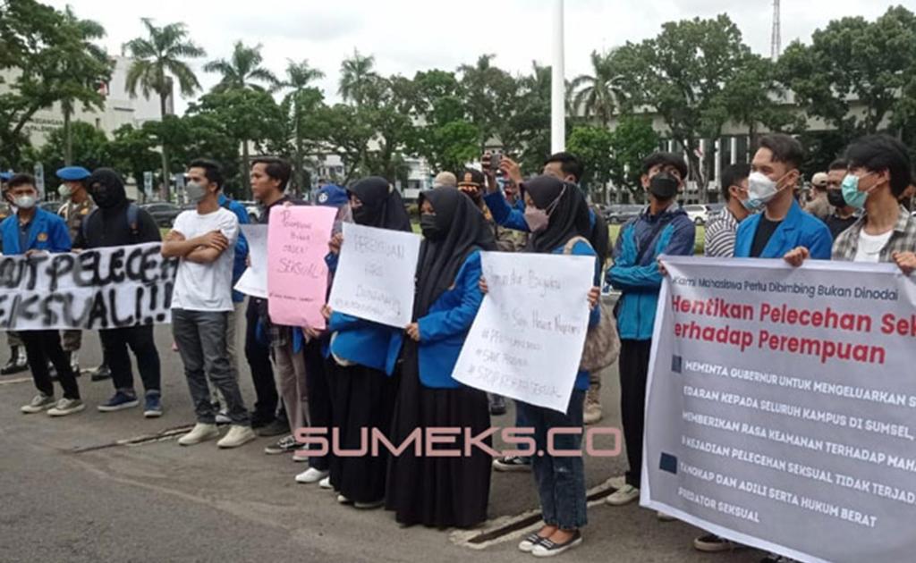 Datangi Kantor Gubernur, Mahasiswi Minta Rasa Aman