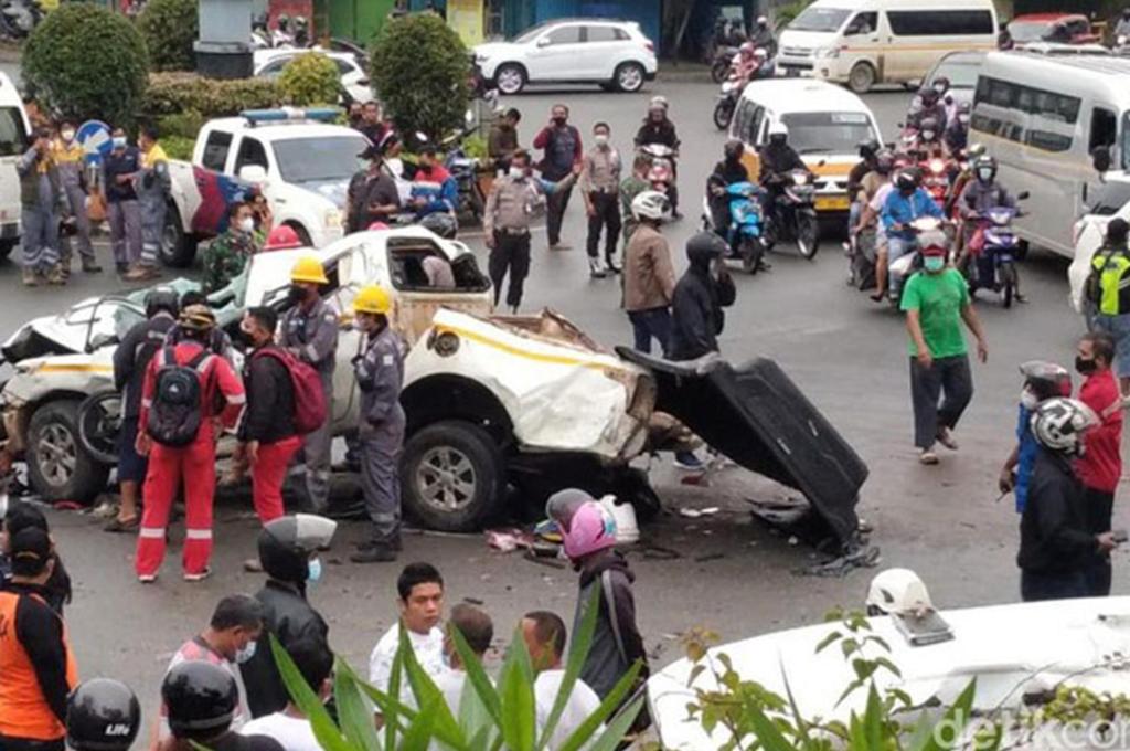 Rem Truk Tronton Blong, Seruduk Sejumlah Kendaraan, Lima Orang Meninggal