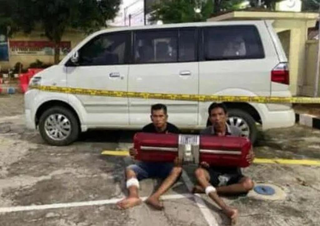 Dihadiahi Timah Panas, Pencuri Mobil Ambulans Ditangkap