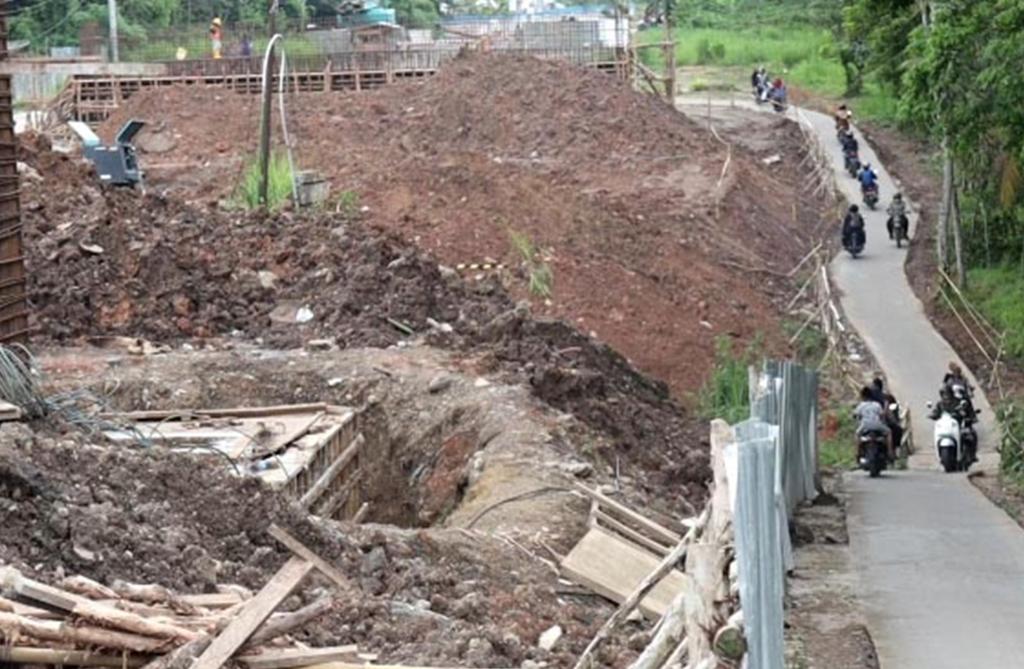 Proyek Pembangunan Flyover Prabumulih Mulai Dikeluhkan Warga