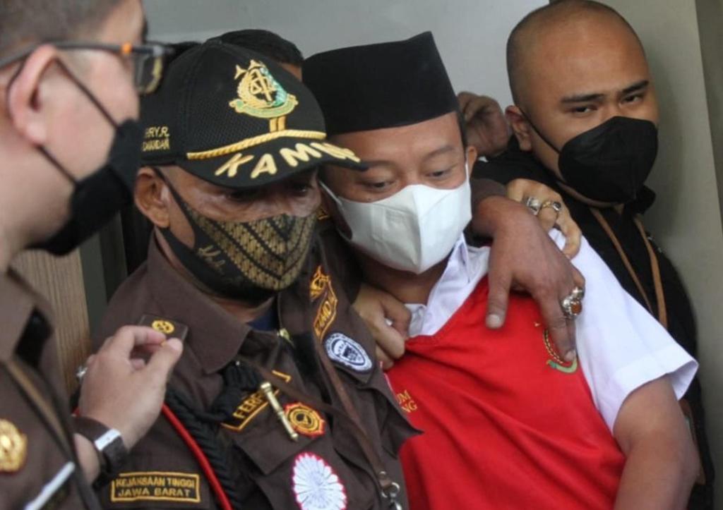 Herry Wirawan Pemerkosa 13 Santri Bebas dari Hukuman Kebiri, Ini Alasan Hakim