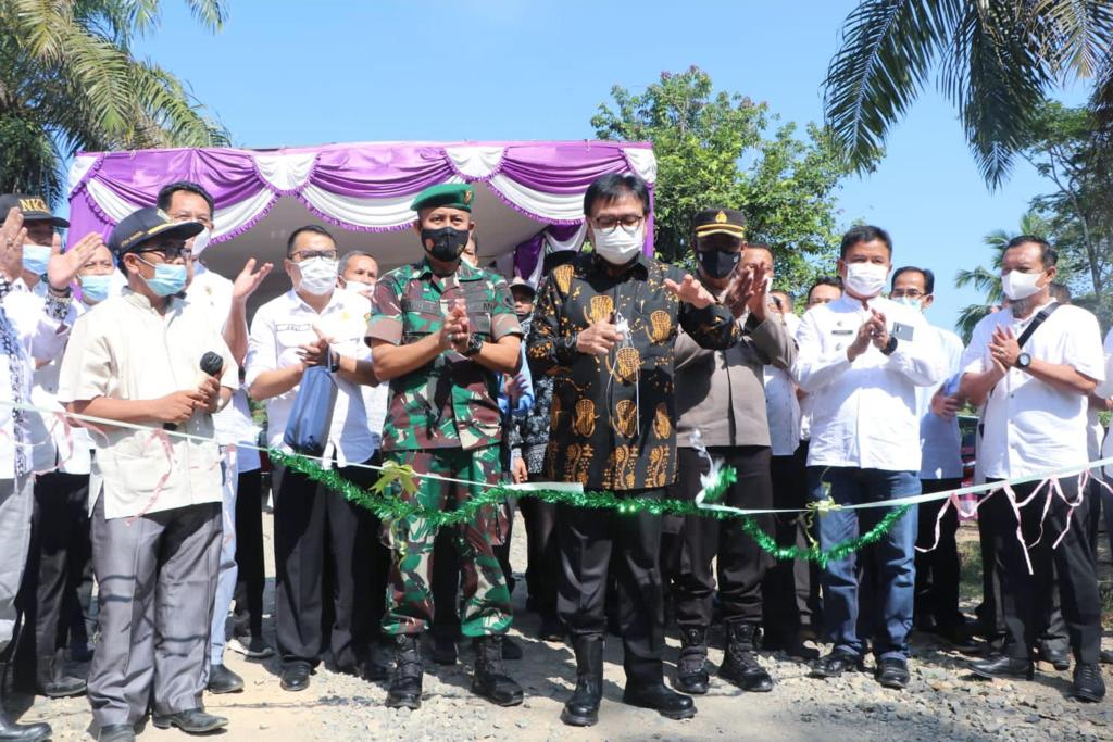 Akses Jalan Simpang Aur-Desa Muara Harapan Kini Mulus