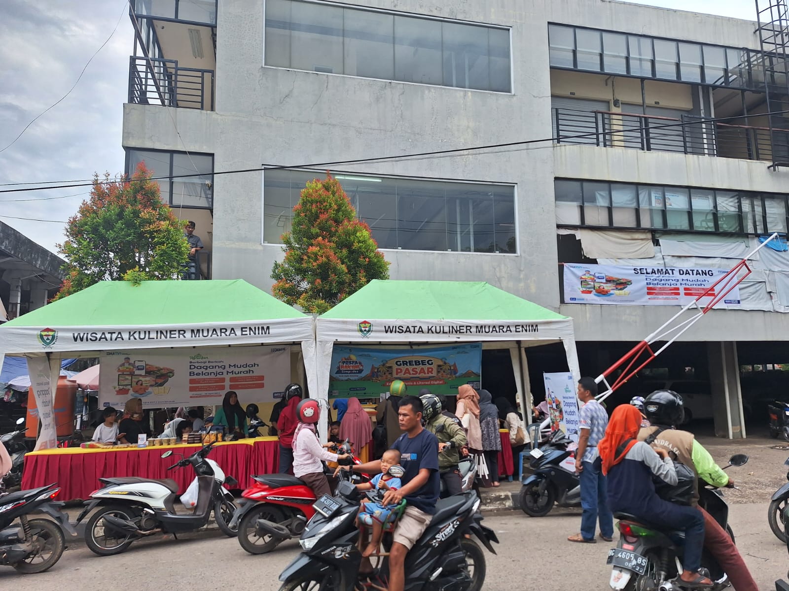 Tingkatkan Transaksi Digitalisasi Masyarakat, BRI BO Muara Enim Gelar Pasar Ramadhan di Pasar Inpres 