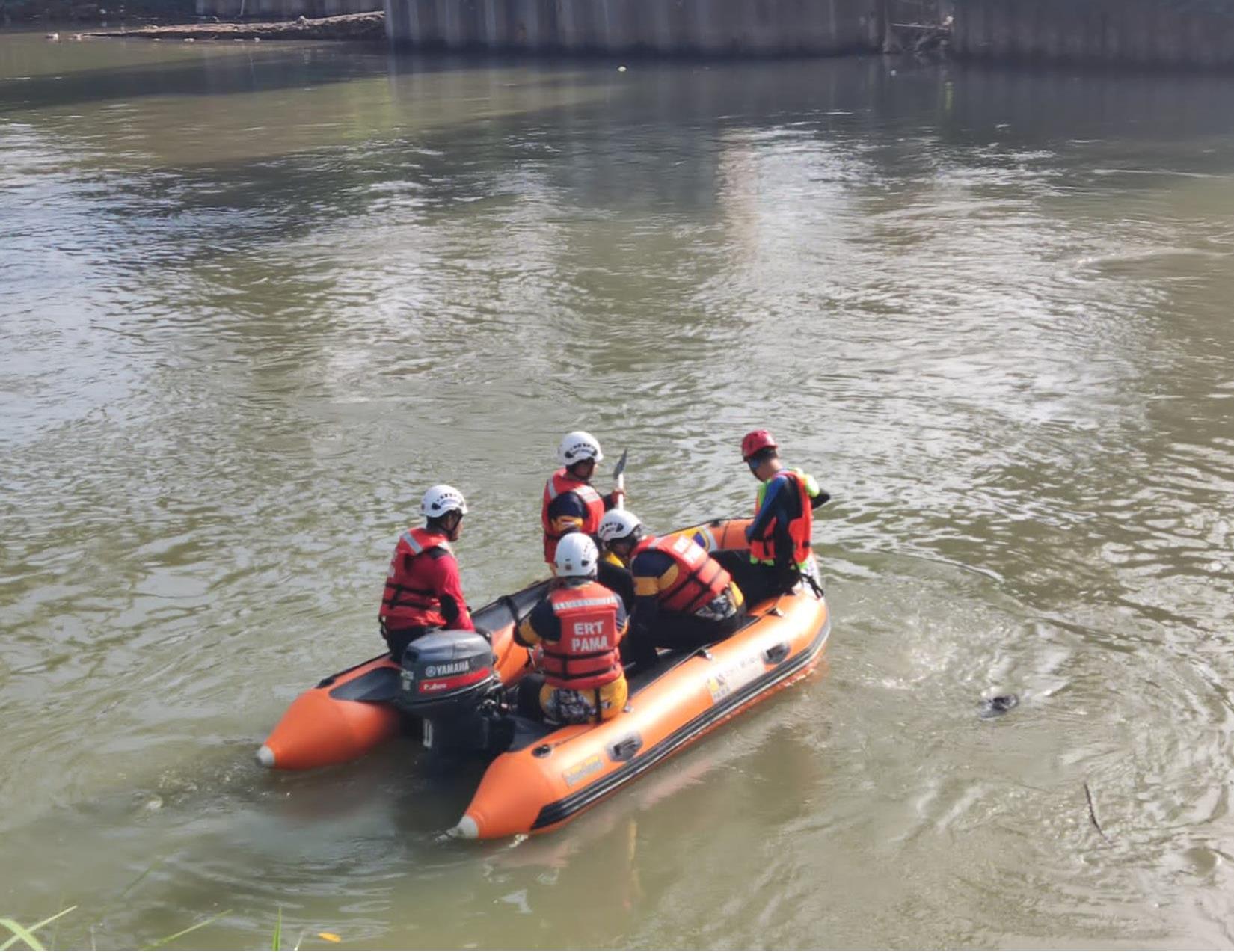 Pelajar SMP yang Hanyut di Sungai Enim Akhirnya Ditemukan, PT Pama Ikut Evakuasi Korban