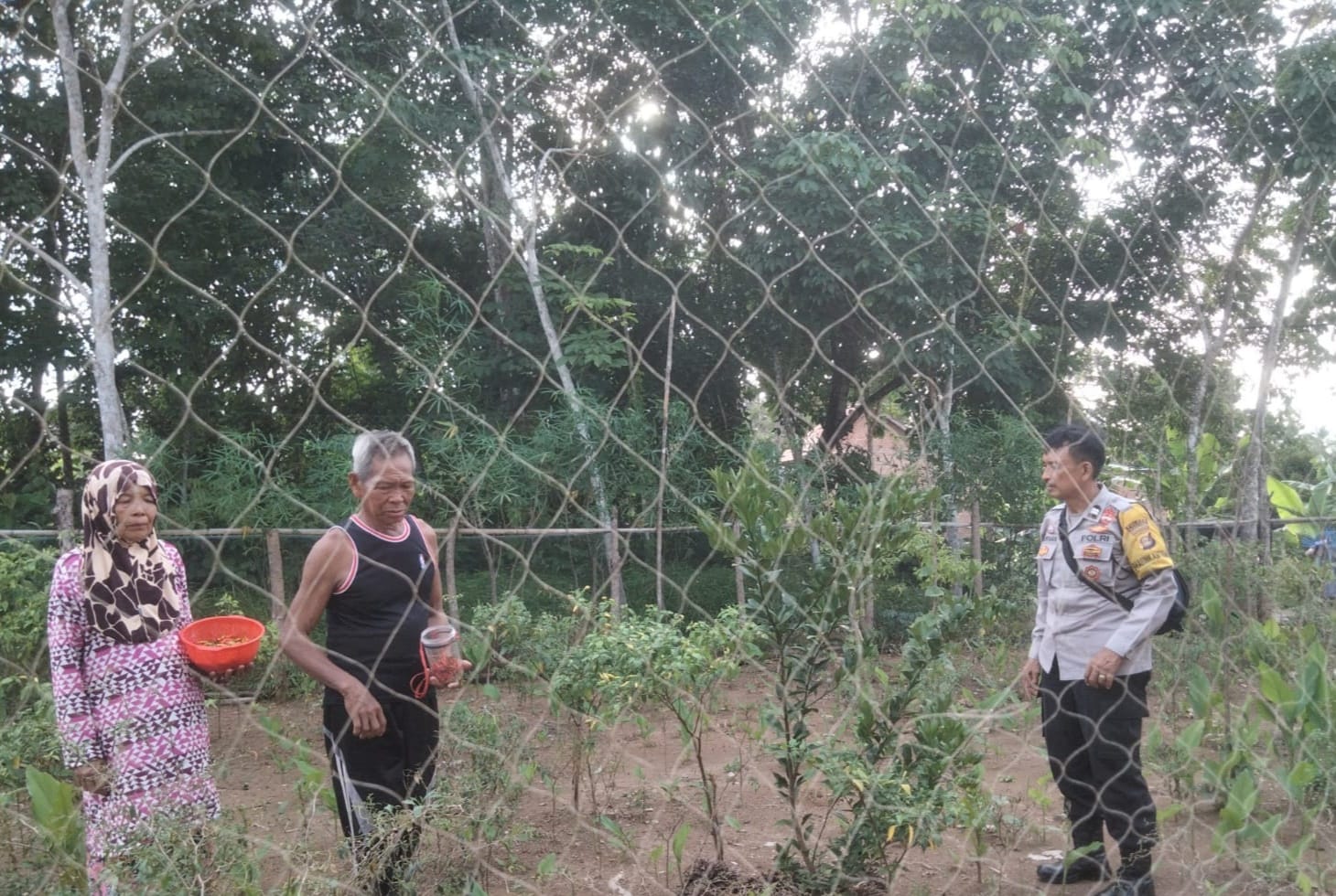 Bhabinkamtibmas Polsek Gunung Megang Ajak Masyarakat Perkuat Ketahanan Pangan