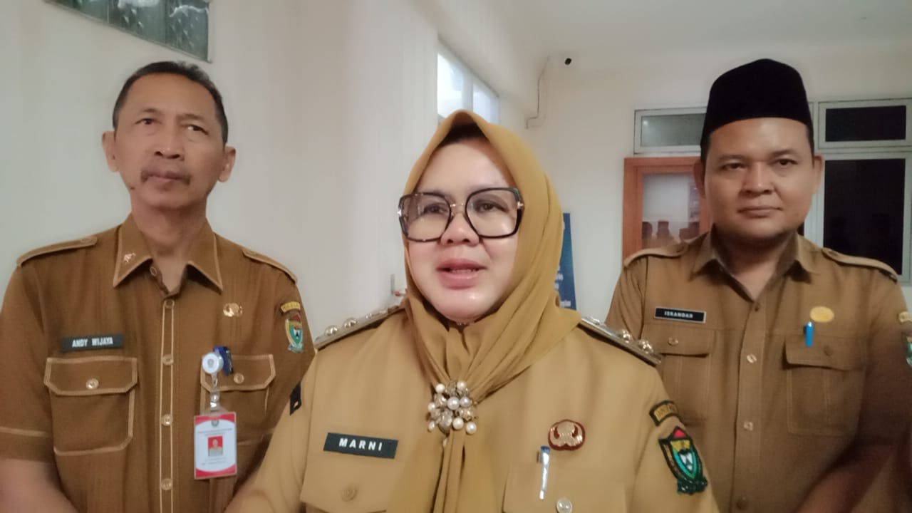 Pemkab Muara Enim Siapkan 5 Excavator Fasilitasi Masyarakat Buka Lahan Tanpa Membakar
