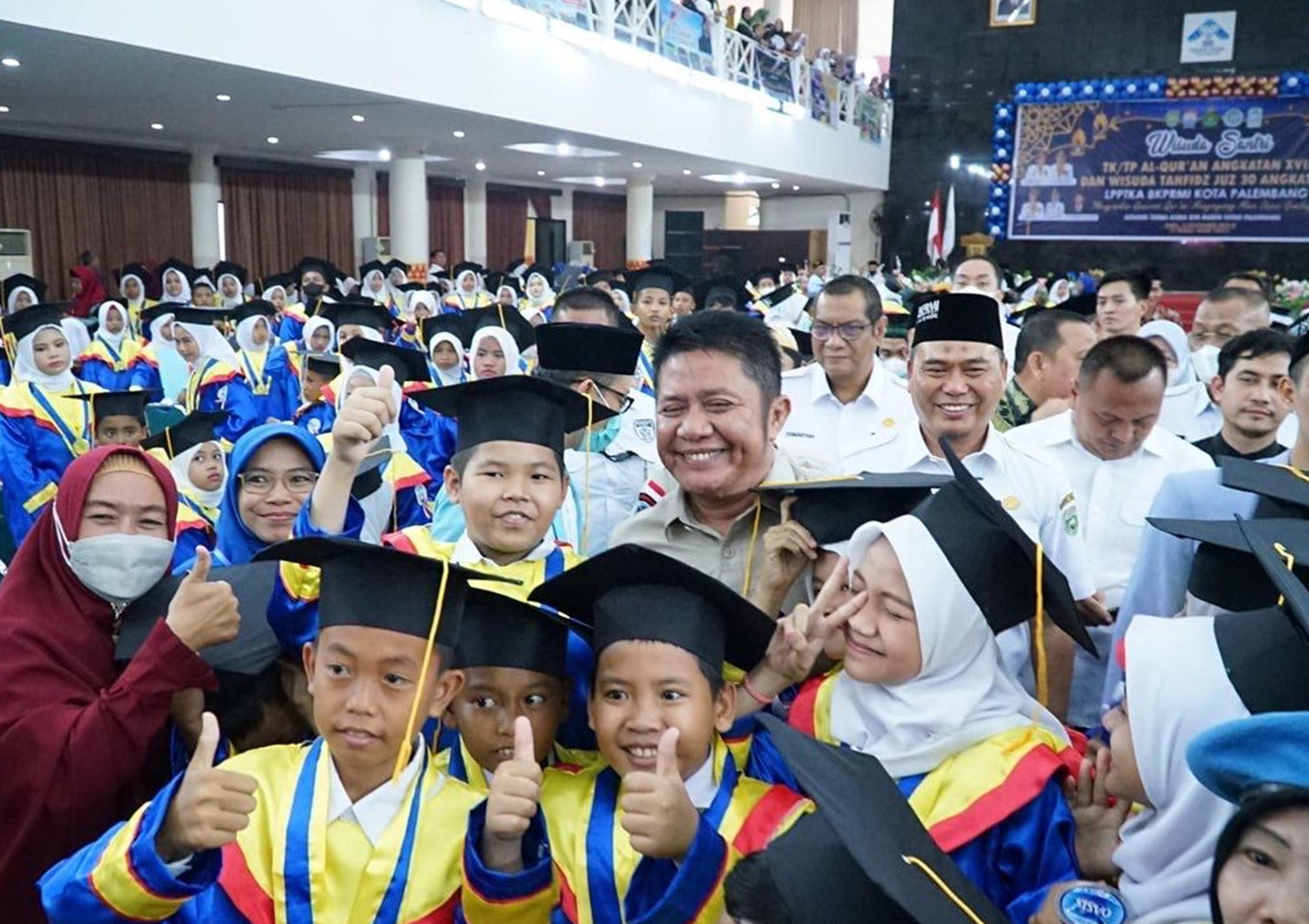 Gubernur Herman Deru Dinobatkan jadi Bapak TK/TPA Sumsel pada Wisuda Tahfidz Juz 30 LPPTK BKPRMI Palembang