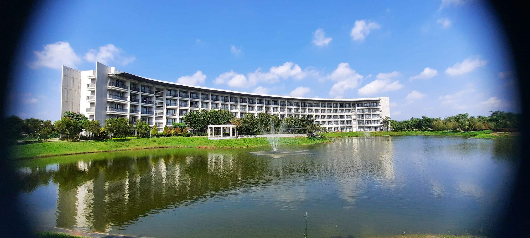 Pertama di Palembang, Hotel Mewah dengan View Danau 