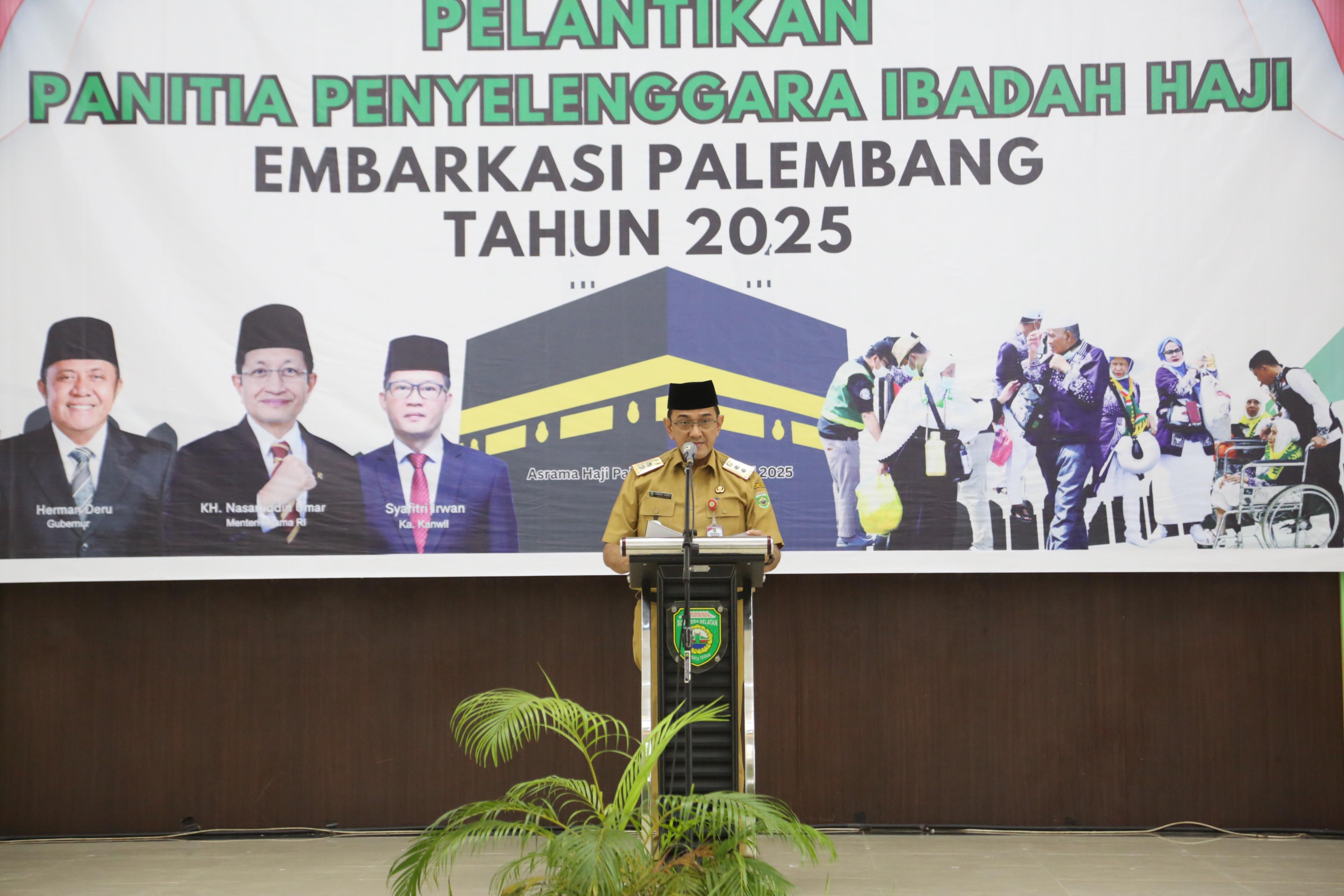 Sekda Sumsel Lantik Panitia Penyelenggara Ibadah Haji Embarkasi Palembang 2025