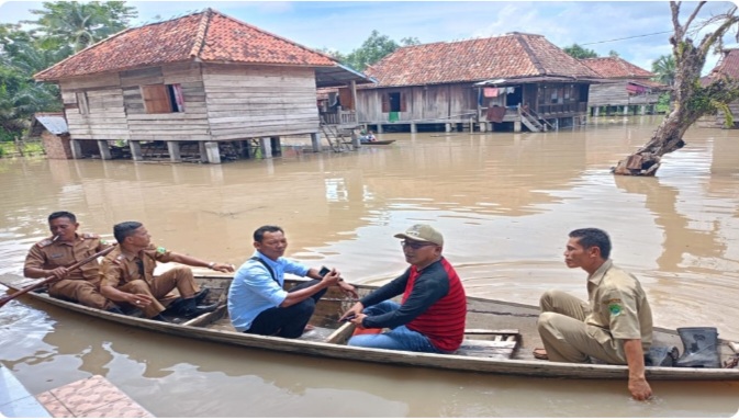 Sudah 5 Hari Ini Satu Desa Direndam Banjir, Warga Tetap Enggan Mengungsi