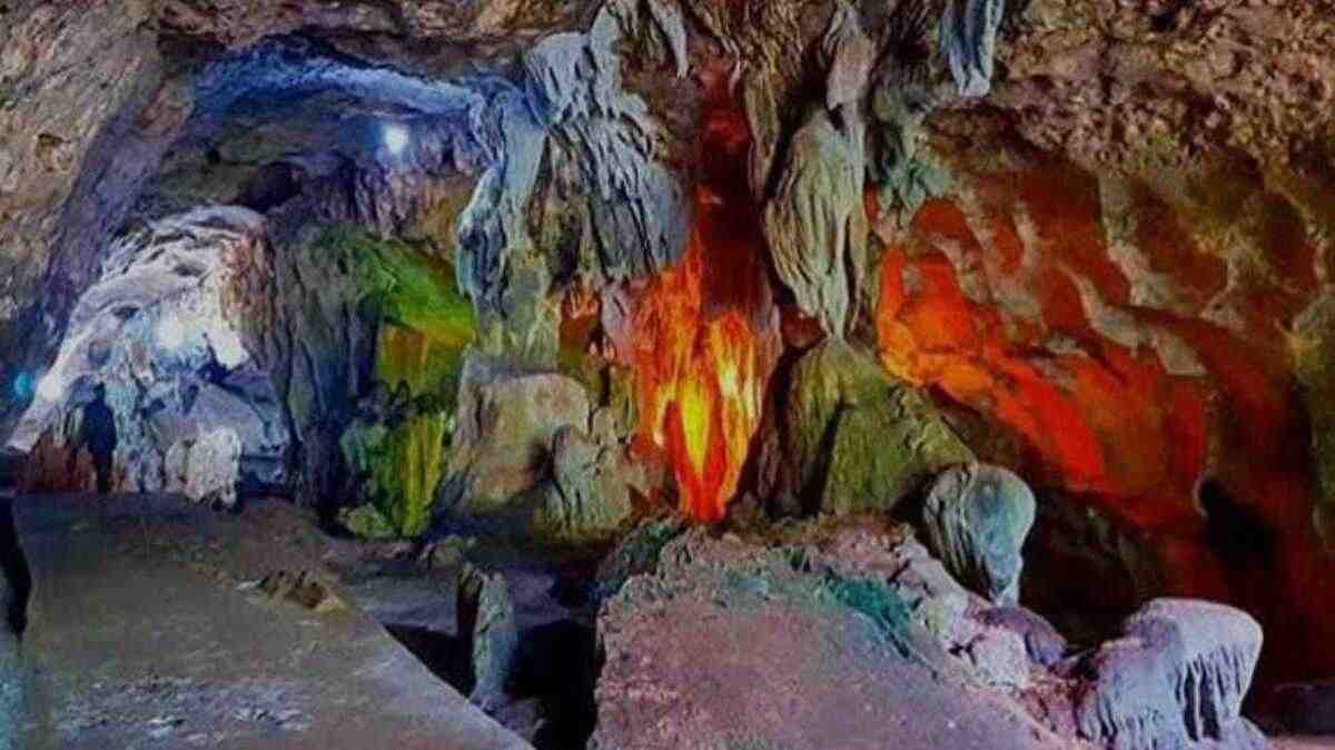 Mau Melihat Stalaktit dan Stalagmit? Datang langsung Ke Goa Putri dan Nikmatilah Pemandangan yang Ada