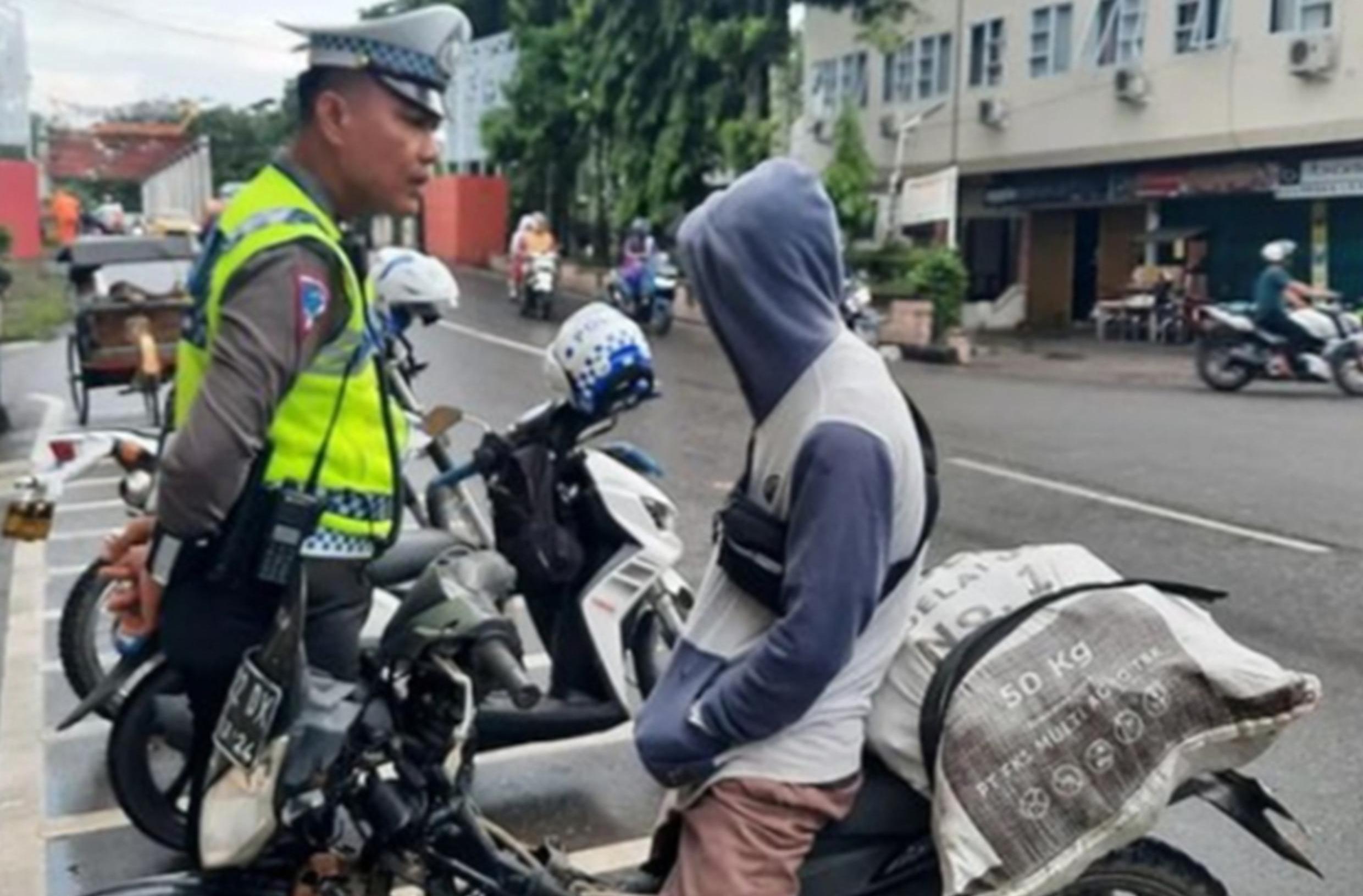 Tekan Pelanggaran Lalu Lintas, Ini yang Dilakukan Anggota Satlantas Polres Muara Enim Polda Sumsel