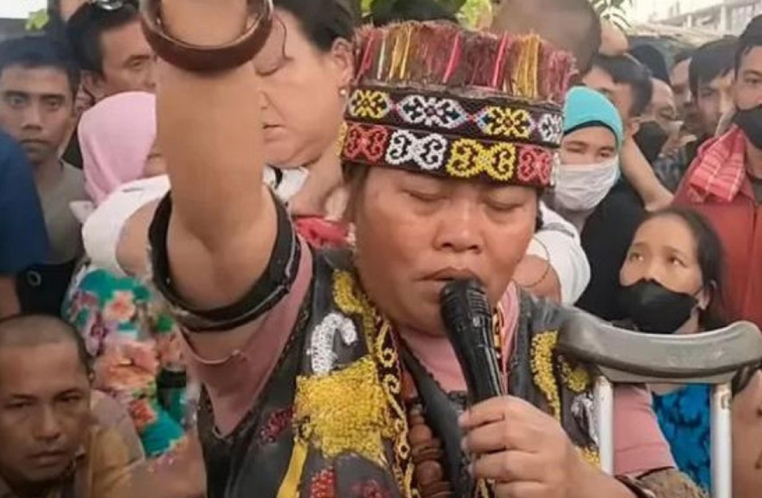 Mengenal Ida Dayak yang Mampu Mengobati Tulang Bengkok, Tak Mau Dibayar