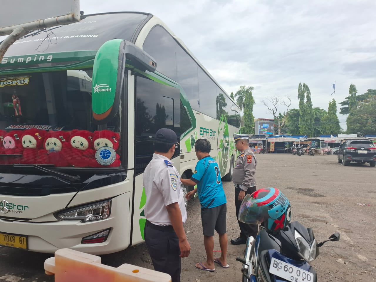 Jelang Nataru, Satlantas Polres Muara Enim Bersama Dinas Perhubungan Cek Kesiapan Armada Bus