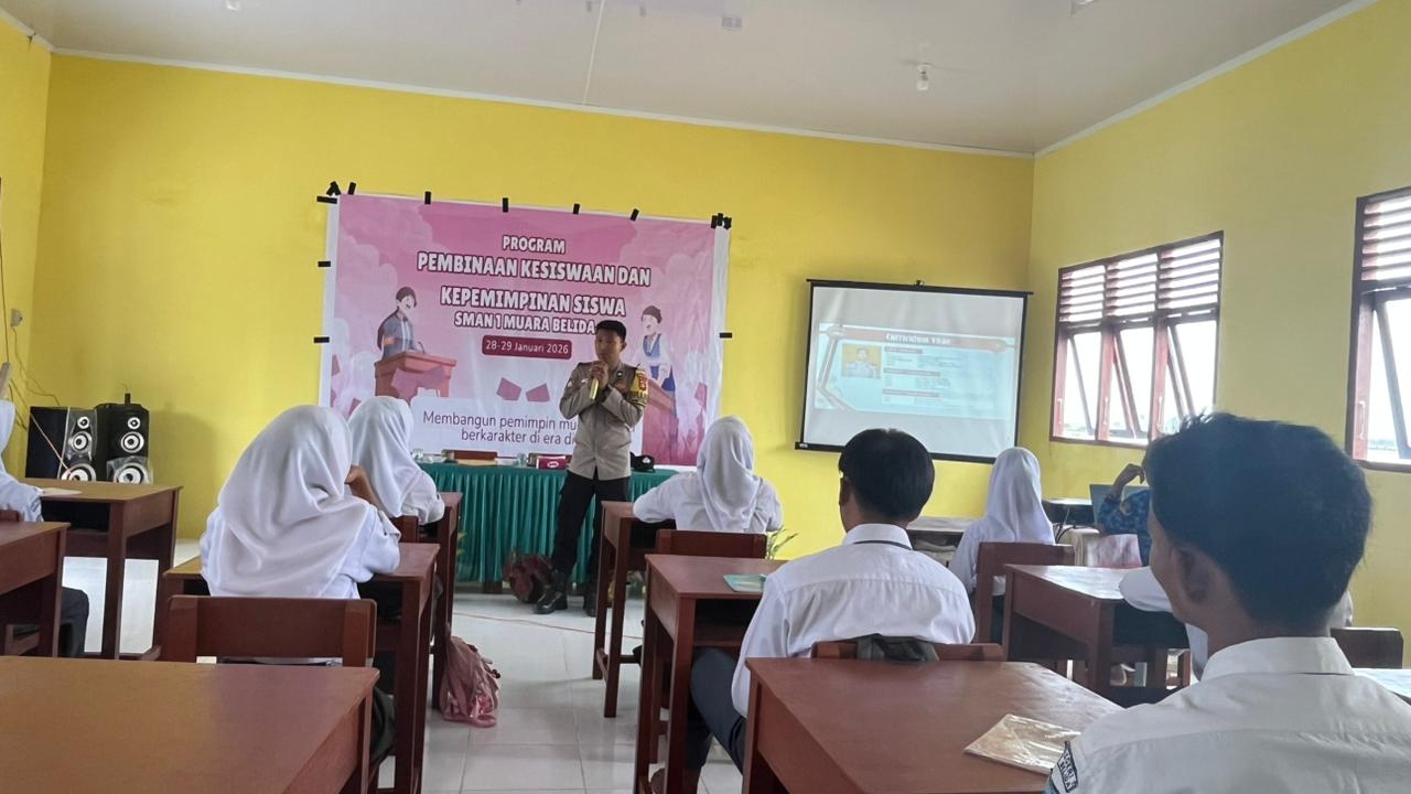 Bhabinkamtibmas Bekali Siswa Public Speaking