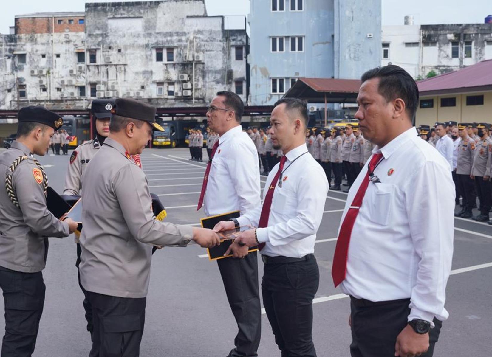 3 Personel Polres Muara Enim Dapat Penghargaan dari Kapolda Sumatera Selatan, Ini Prestasinya