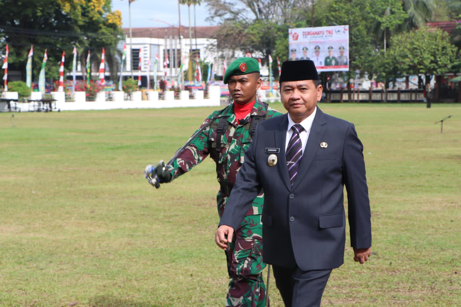 Pj Bupati Muara Enim Kurniawan Pimpin Upacara HUT TNI ke-77 Tahun 2022