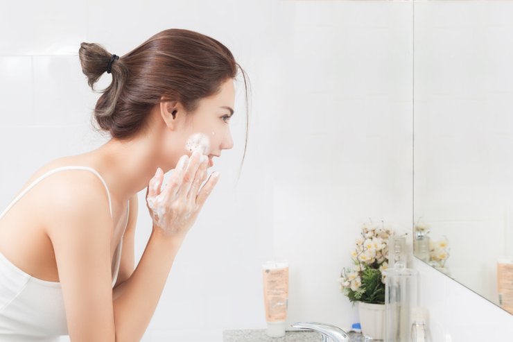 Jangan Sembarang Memakai Facial Wash, Ini Cara Tepat Memilih Facial Wash untuk Remaja