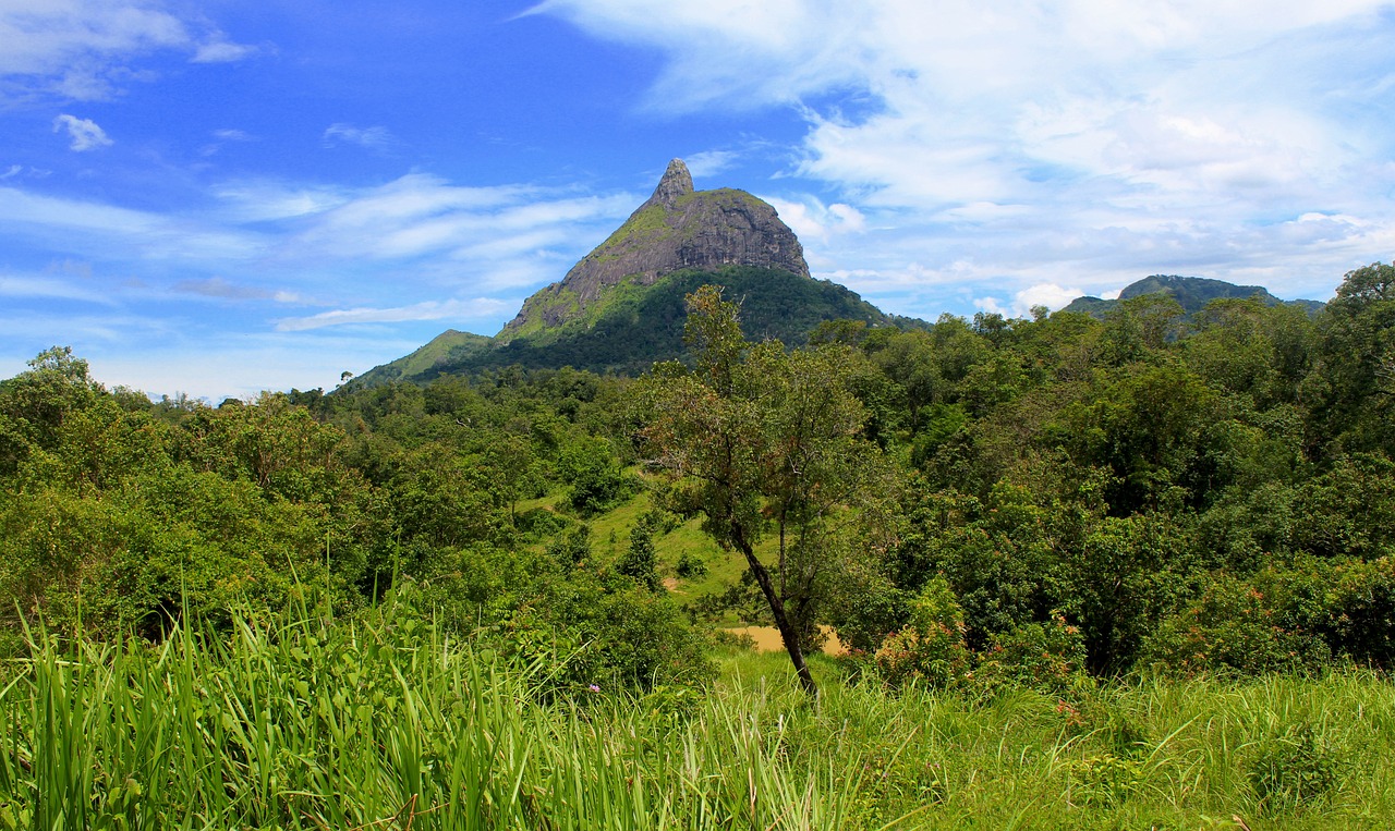 Bukit Serelo di Lahat Berbentuk Telunjuk Itu dari Kutukan Ibu yang Kesal pada Anaknya, Begini Legendanya