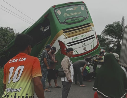 Bus Jemaah Calon Haji Asal Merangin Alami Kecelakaan