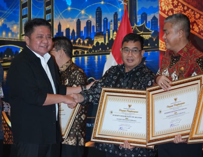 Muara Enim Raih 2 Penghargaan