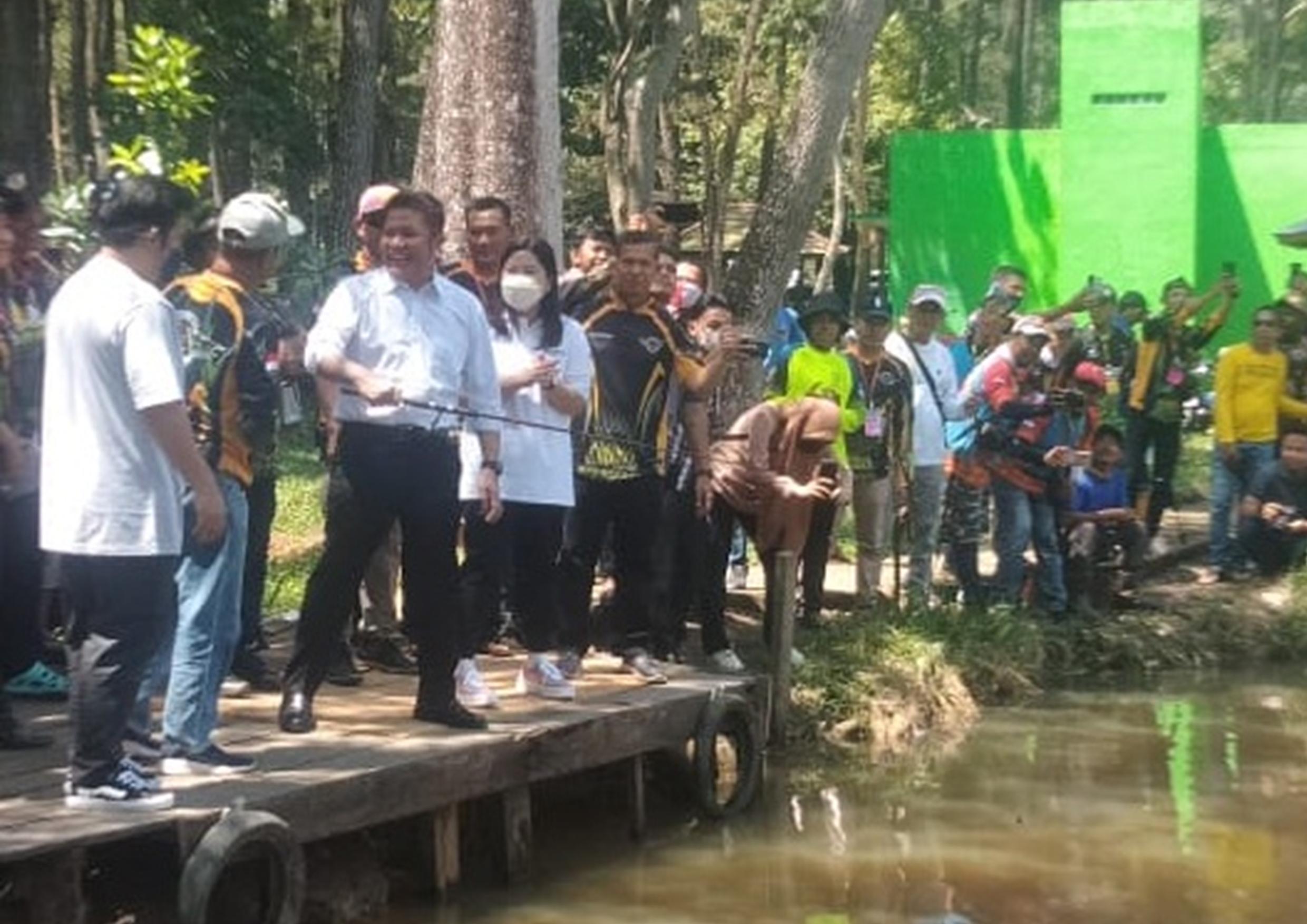 Gubernur Herman Deru: Jangan Mutas atau Nyetrum Ikan di Sungai