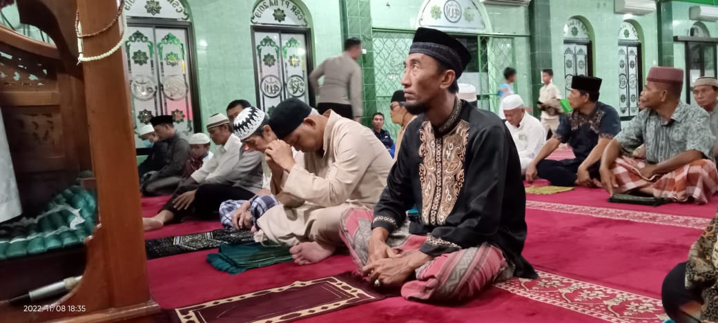 Masjid AT Taqwa Muara Enim Gelar Salat Gerhana Bulan