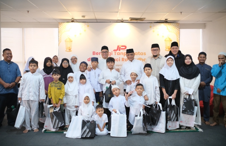Berbagi Tanpa Batas, JIP Gelar Buka Puasa Bersama dan Santuni Anak Yatim Piatu